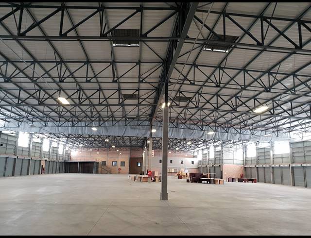 5,040M² WAREHOUSE TO LET IN COSMO BUSINESS PARK